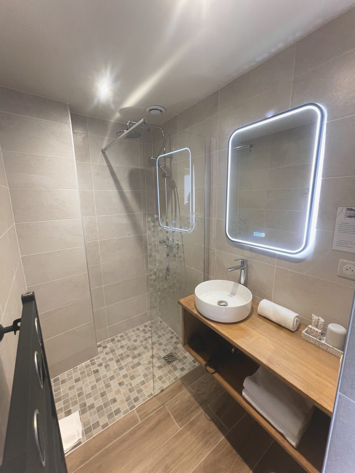 Salle de bain de la chambre 1