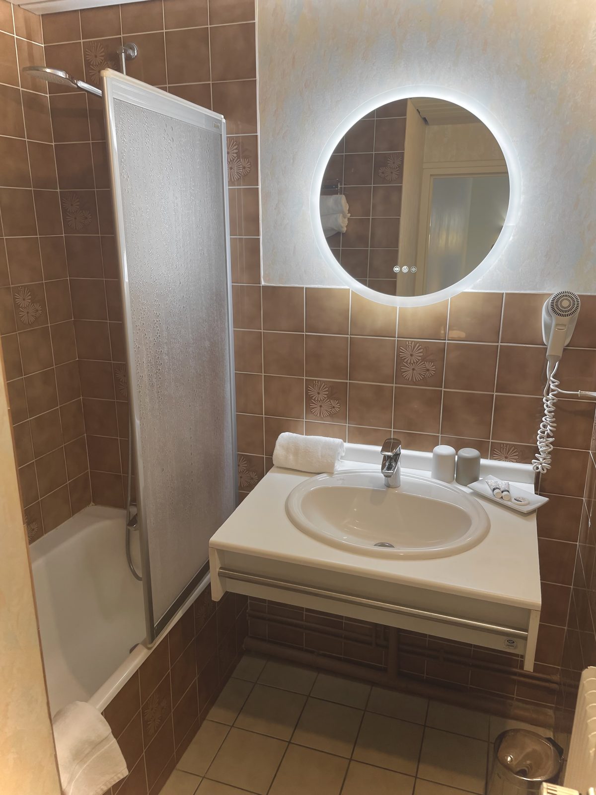 Salle de bain de la chambre 9